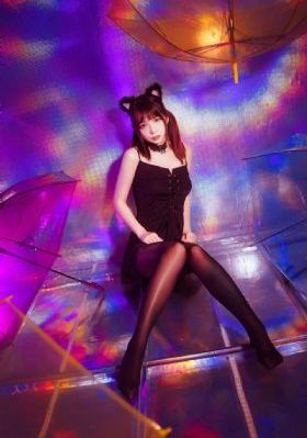 美女热舞诱惑